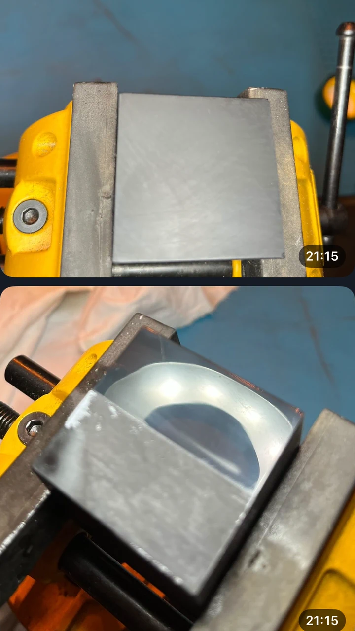 Photos avant/après d'une pièce test passant d'une surface mate brute à une finition polie miroir
